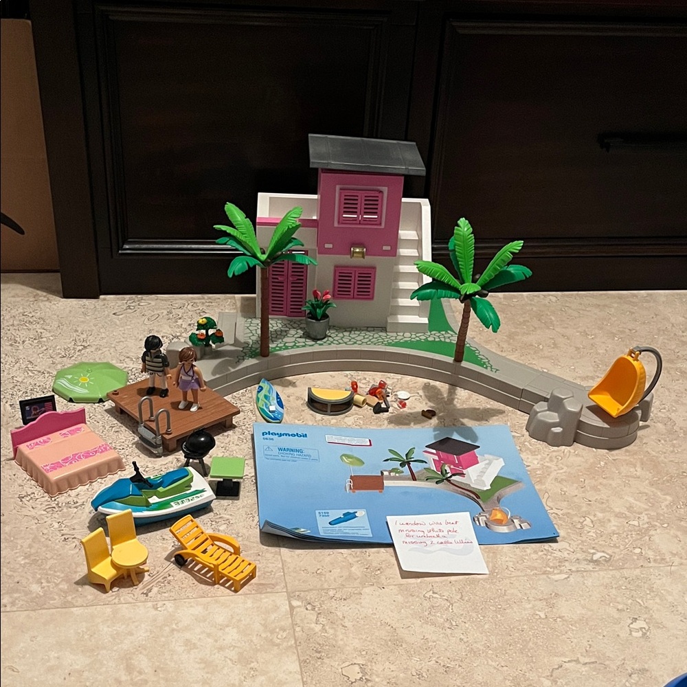 Playmobil Luxury Beach House (5636) Set